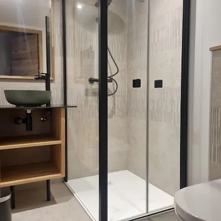 Chalet Spacieux Avec Jacuzzi, Animaux Acceptes Et Parking Prive - Fr-1-343-260 *